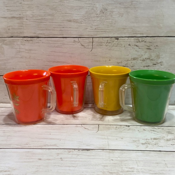 Set of 4 MCM Burrite Plastic Double Insulated Mugs - Picture 6 of 7